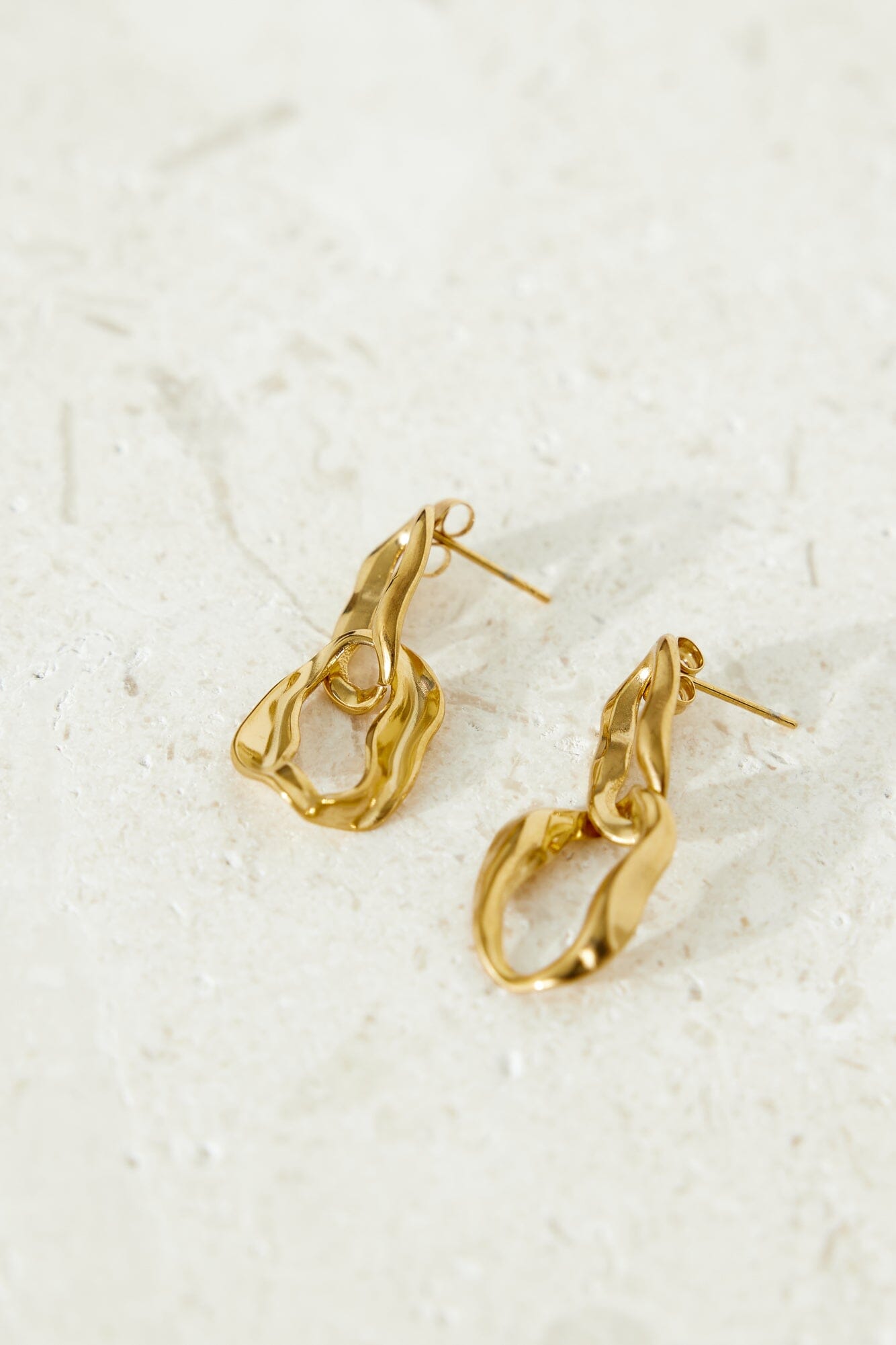 Amy™ | 18k Gold Plated Everyone Wants Earrings Gold