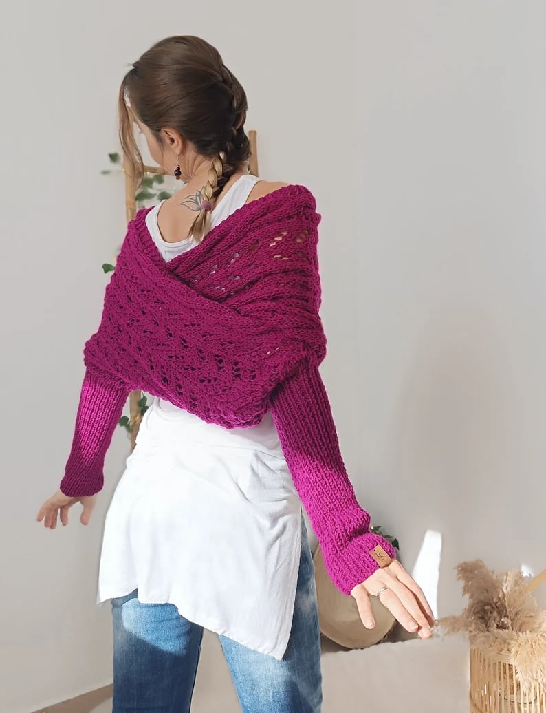 Nomine™ | Knitted Scarf With Sleeves