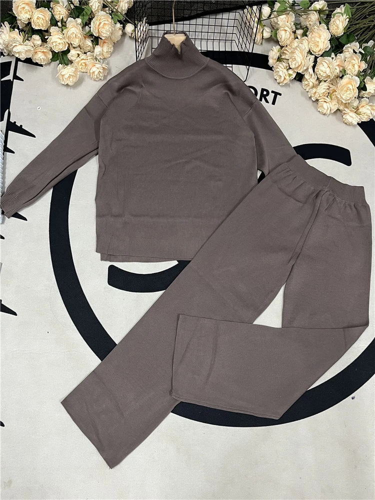 Macy™ | Elegant Turtleneck Pullover & Pants Set