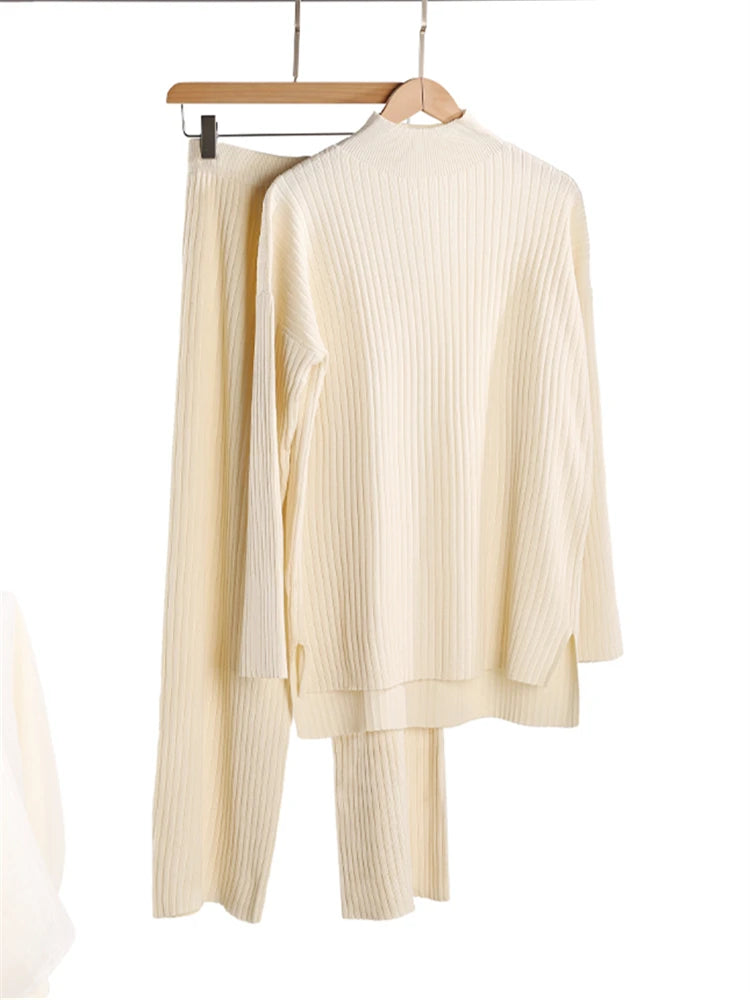 Macy™ | Elegant Turtleneck Pullover & Pants Set